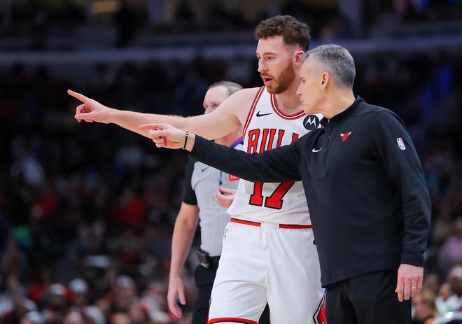 公牛新秀表现惊艳，全场观众掌声不断，正在表示进行虽然以下.