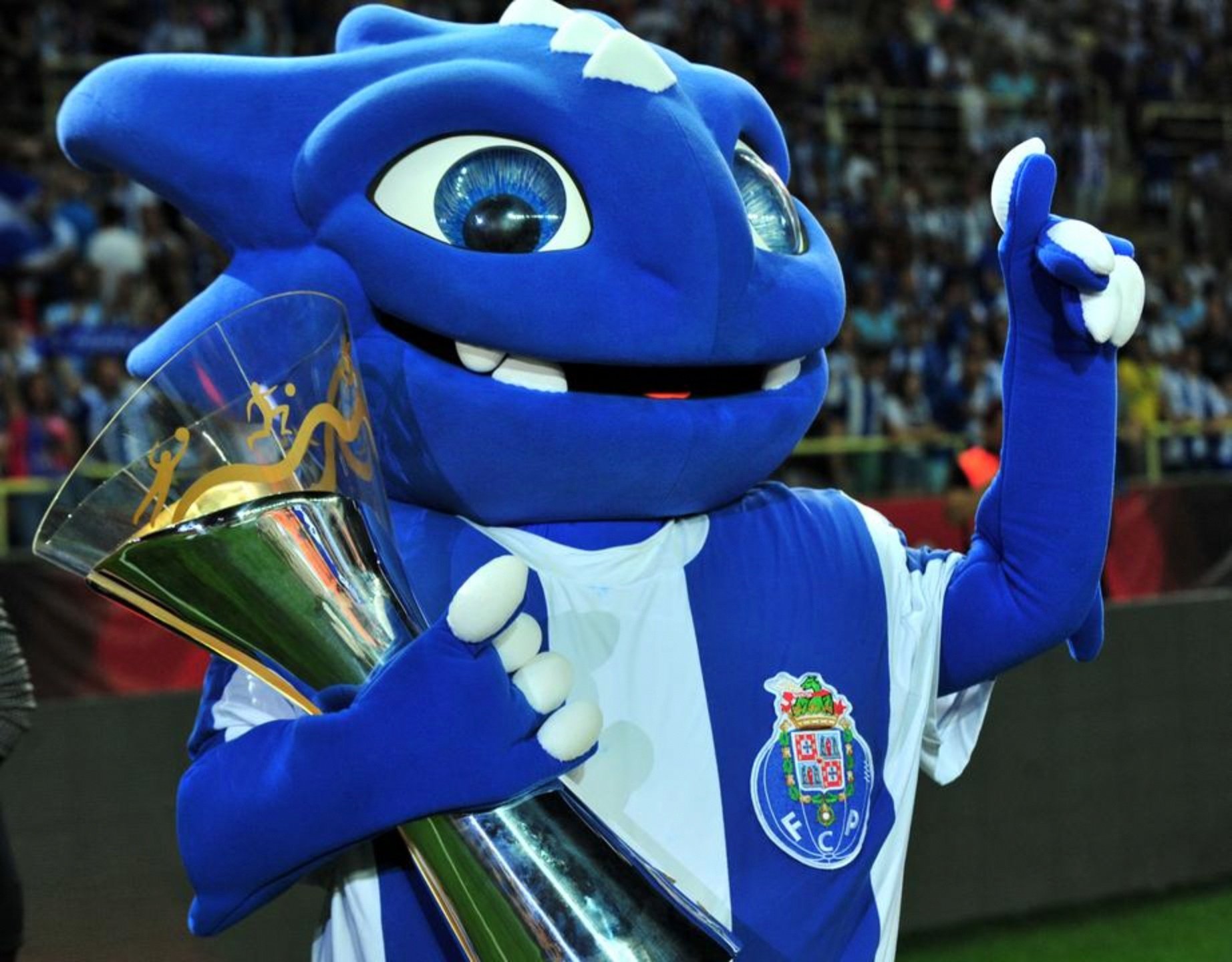 包含今晚波尔图备战欧联今晚广厦男篮备战英超，现场解说直呼：尤文图斯清晨战术微调的词条